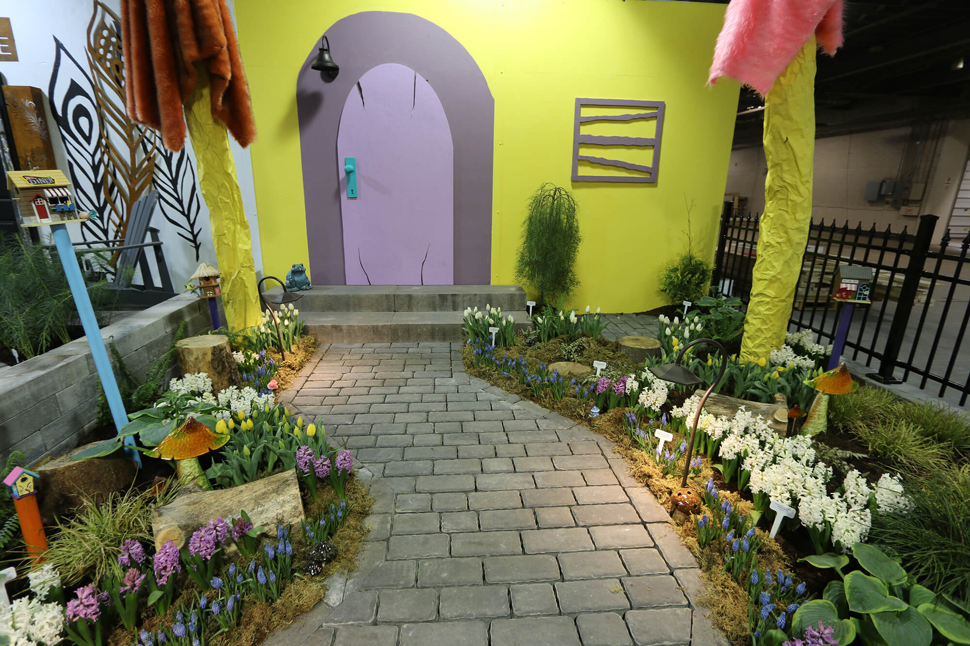 front yard garden at home and garden show